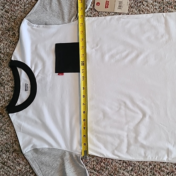 LEVIS BOYS WHITE AND GRAY SHORT SLEEVE T-SHIRT SIZE LARGE - Picture 6 of 10